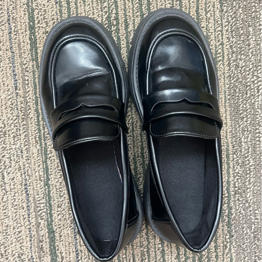 Chunky Black Faux Leather Loafers- 8 - Picture 4 of 8